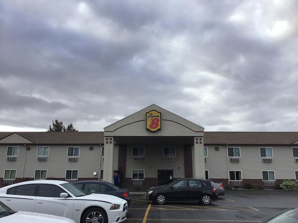 Super 8 By Wyndham Super 8 Blackfoot Exterior photo