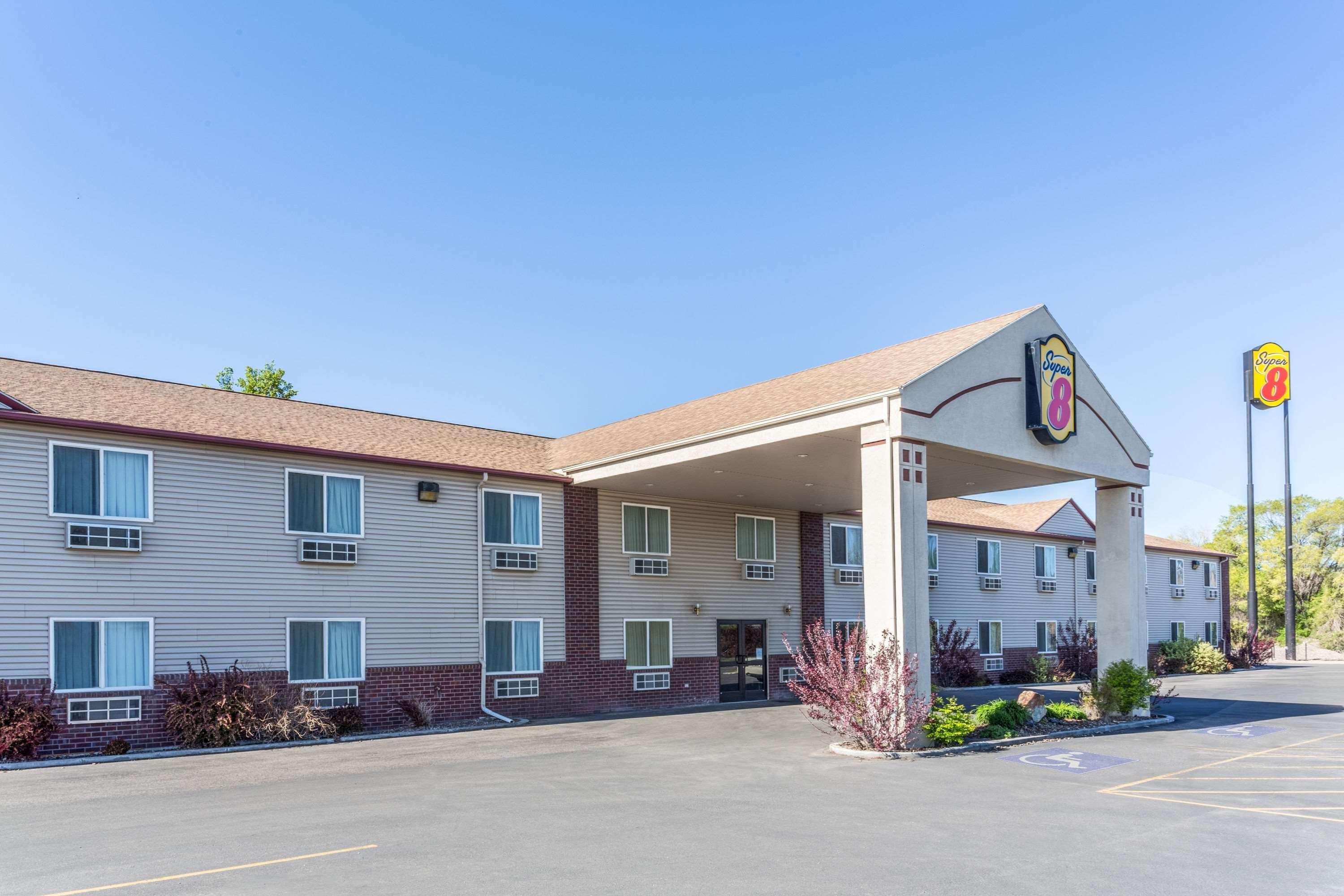 Super 8 By Wyndham Super 8 Blackfoot Exterior photo