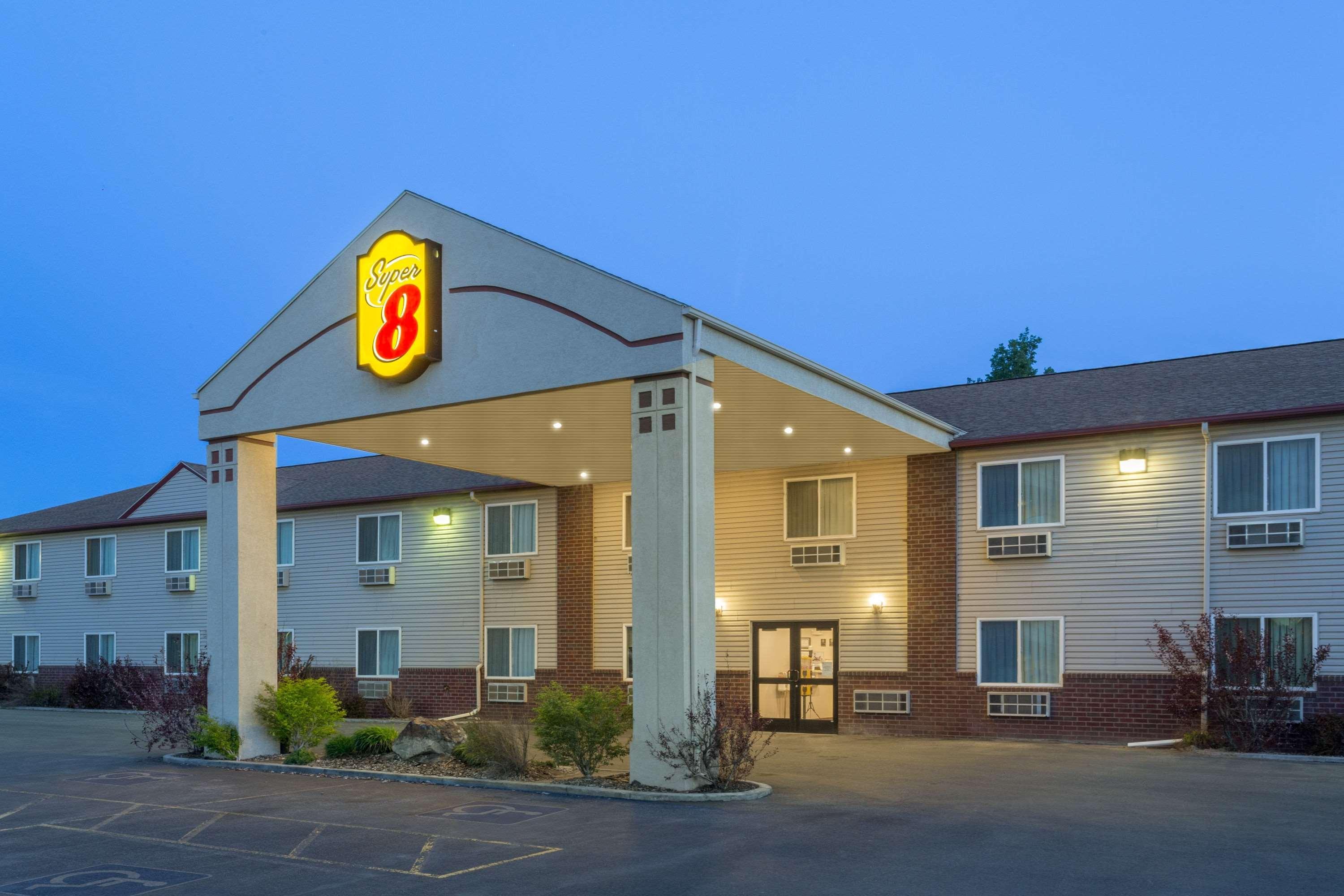 Super 8 By Wyndham Super 8 Blackfoot Exterior photo